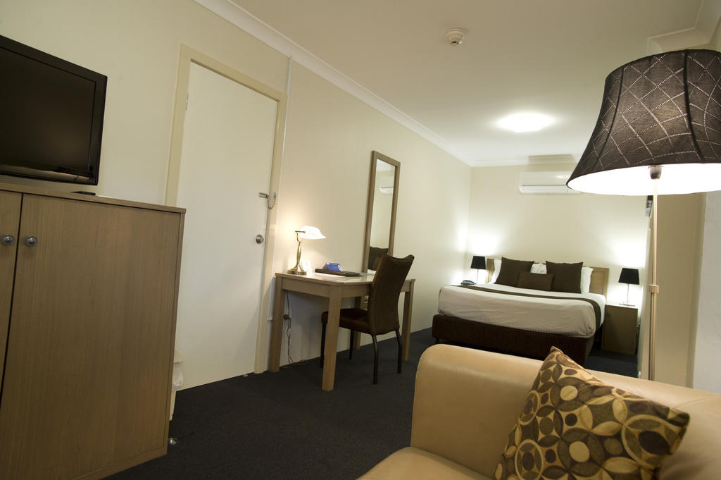 Noah'S Mid City Motor Inn Muswellbrook Szoba fotó