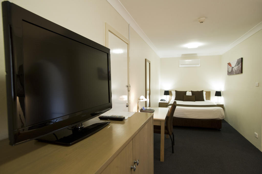 Noah'S Mid City Motor Inn Muswellbrook Szoba fotó