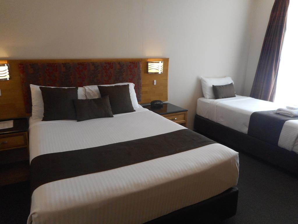 Noah'S Mid City Motor Inn Muswellbrook Szoba fotó